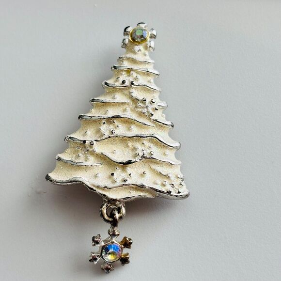 Unbranded Jewelry - VINTAGE Christopher Radko Silver Tone Christmas Tree Brooch Dangle Snowflake